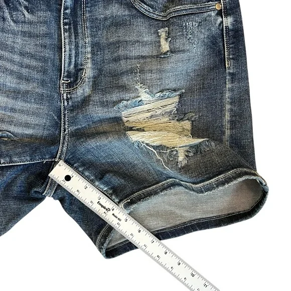 Judy Blue Women’s Sz 1X Distressed High Rise Denim Shorts Dark Wash Stretch - Picture 12 of 13